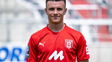Leon Damer leaves third-division soccer team Hallescher FC to join regional league side Chemnitzer FC / Photo: Hendrik Schmidt/dpa/Archivbild