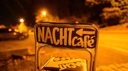 Drježdźanske wosady organizuja w zymskim połlěće «Nachtcafés» za bjez bydlenja. / Foto: Robert Michael/dpa