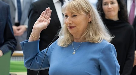 Sakska ministerska prezidentka Sakskeje Köpping (SPD) praji, w azylowej debaće njeměło so dwěle na zhromadnym stejišću napřećo radikalnym schadźeć dać. (Archivbild). / Foto: Sebastian Kahnert/dpa