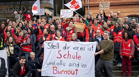 According to a study, school principals in Saxony are often working at the limit. (Archive image) / Photo: Christophe Gateau/dpa