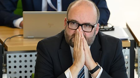Finance Minister Christian Piwarz (CDU) prepares Saxony for financially difficult times / Photo: Robert Michael/dpa