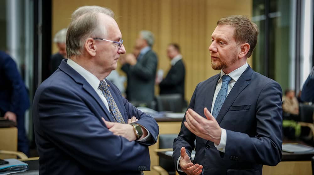 Kretschmer (r) a Haseloff (l): Přichodna koalicija dyrbi spěšnje dodawać. (Archivbild) / Foto: Kay Nietfeld/dpa