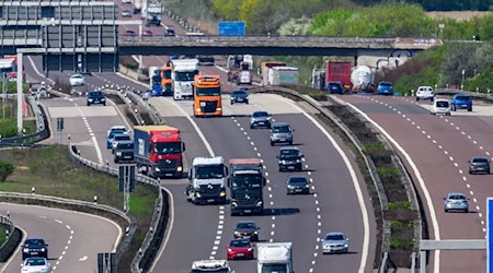 Easter traffic is causing overcrowded highways in Saxony. (Archive image) / Photo: Hendrik Schmidt/dpa