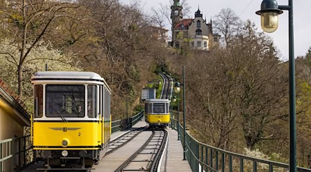 Tura powabneje čary: Historiska Drježdźanska standseilbahn zwjazuje wjesne dźěle Loschwitz a Běły jeleń. / Foto: Jürgen Lösel/dpa