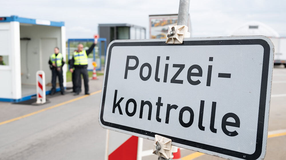 Na mjezach k Čěskej a Pólskej je zwjazkowa policija kontrole rozšěriła. (Archivbild) / Foto: Sebastian Kahnert/dpa