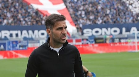 Cesc Fàbregas, entrenador del Como, es candidato a entrenador en la Bundesliga / Foto: Antonio Saia/LaPresse via ZUMA Press/dpa