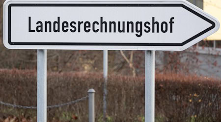The State Court of Audit presents the first volume of its annual report in Dresden (symbolic image). / Photo: Sebastian Kahnert/dpa