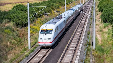El tren de alta velocidad "Velaro Novo" recorrió la vía de pruebas entre Leipzig y Erfurt a 405 kilómetros por hora / Foto: Jacob Schröter/dpa